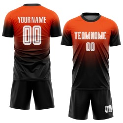 Maillot de football personnalisé orange, blanc et noir, effet dégradé par sublimation Maillot de football personnalisé orange, blanc et noir, effet dégradé par sublimation